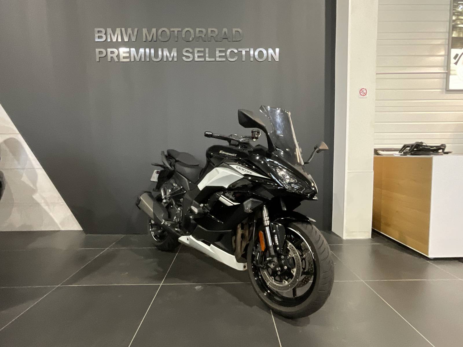 Normandy Motos vous propose la vente de ce sport-GT de 1000 cc !